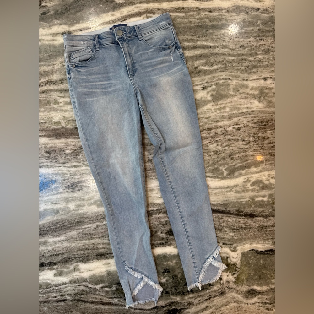 Democracy “Ab Solution” Light Blue Distressed Hem Jeans
Women’s Size 8